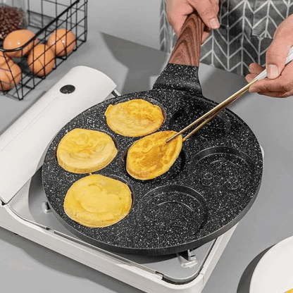 Non-Stick Round Smiling Face Baking Pan - Discount Dealz